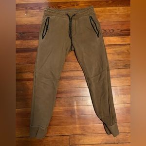 AE Joggers